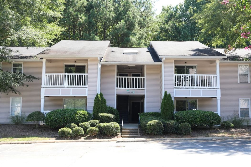 Praxis Capital Real Estate Investment Company The Reserve Apartment